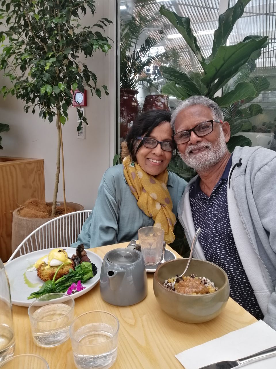 DK & Maya at a café